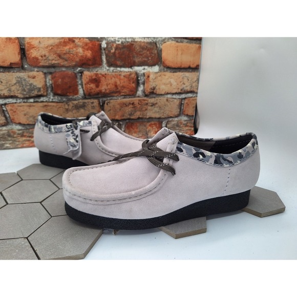 Clarks Wallabee Mens Sz 8 Light Grey Camo Suede Lace Boots Low Shoe Rare - Picture 1 of 9